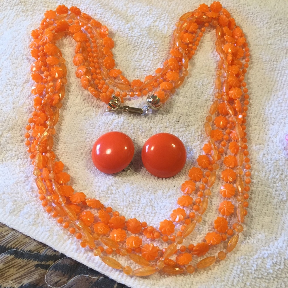Vintage Hong Kong necklace and earrings